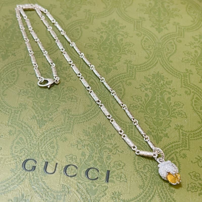 G*u*i necklaces